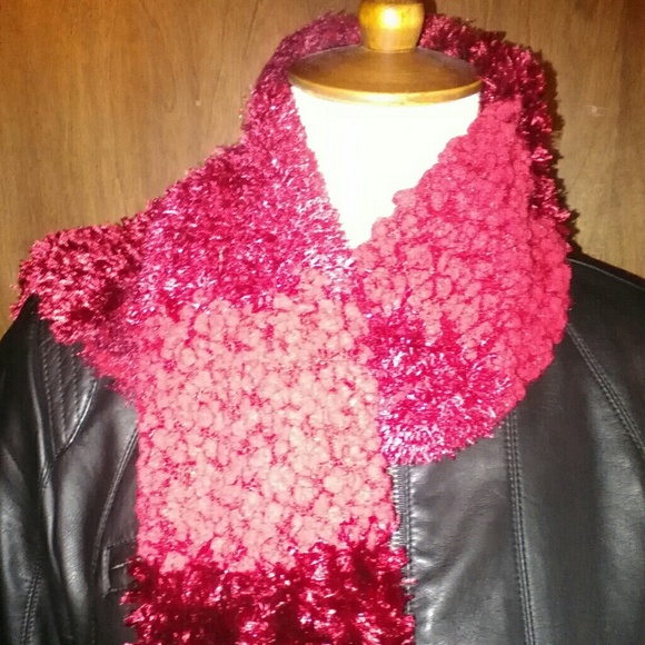 Gorgeous red sparkly super soft long scarf - Picture 4 of 4